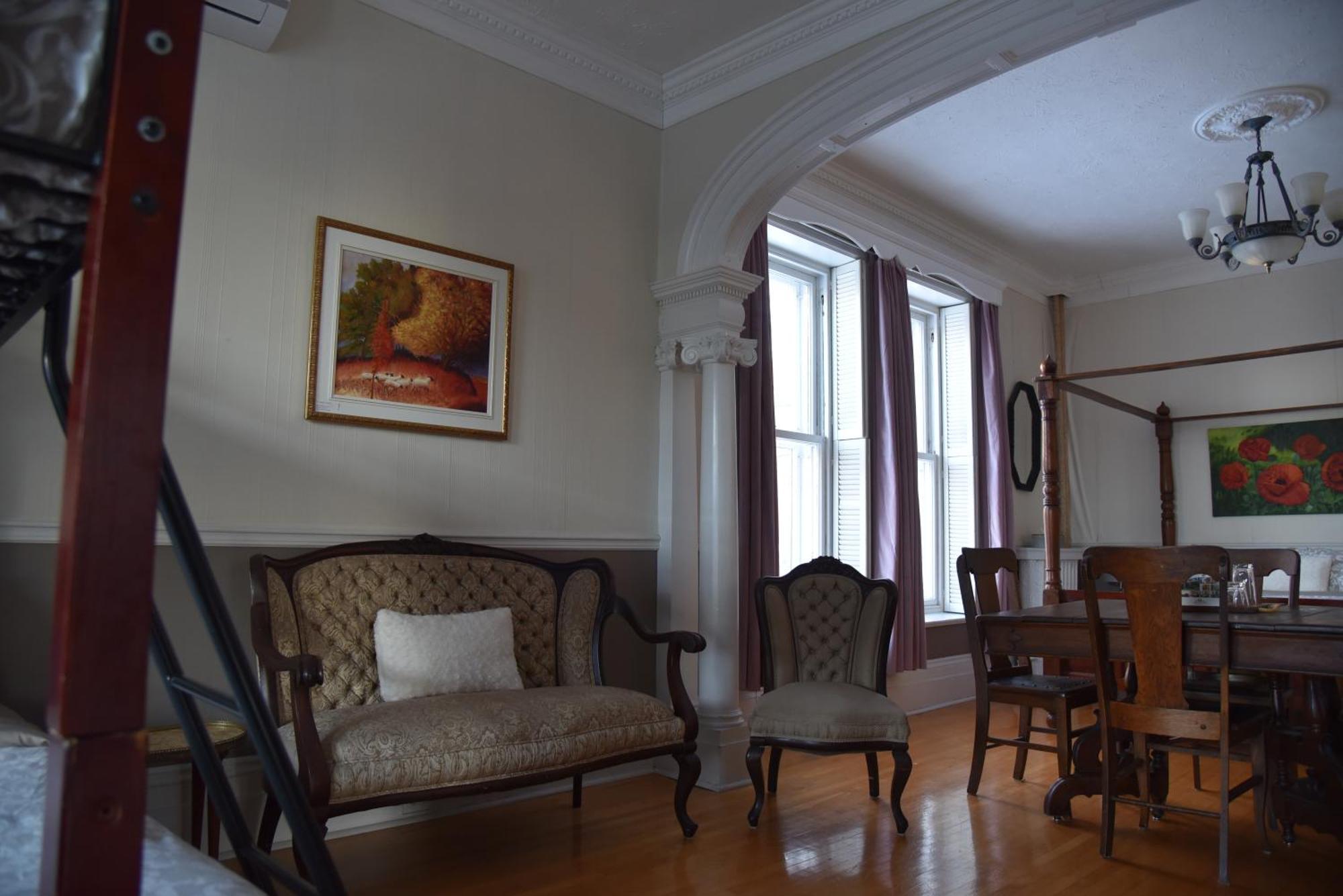 Auberge De La Visitation เลวีส ภายนอก รูปภาพ